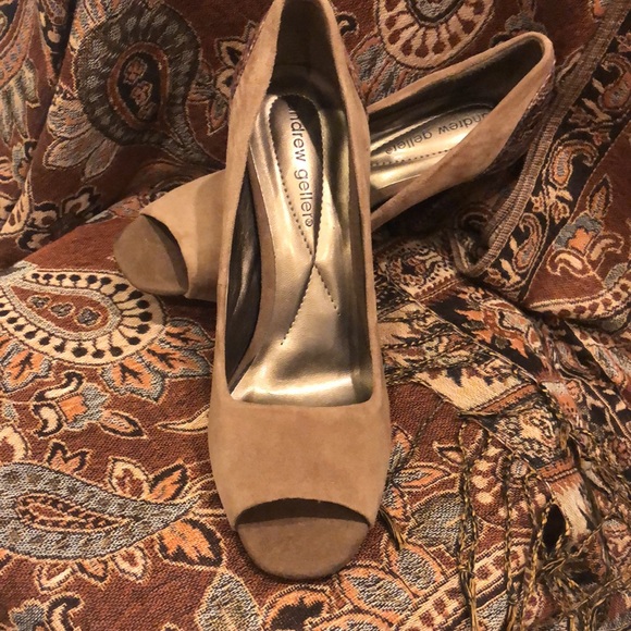 NWOT Andrew Geller Suede & Lizard/Snakeskin Heels - Picture 2 of 7